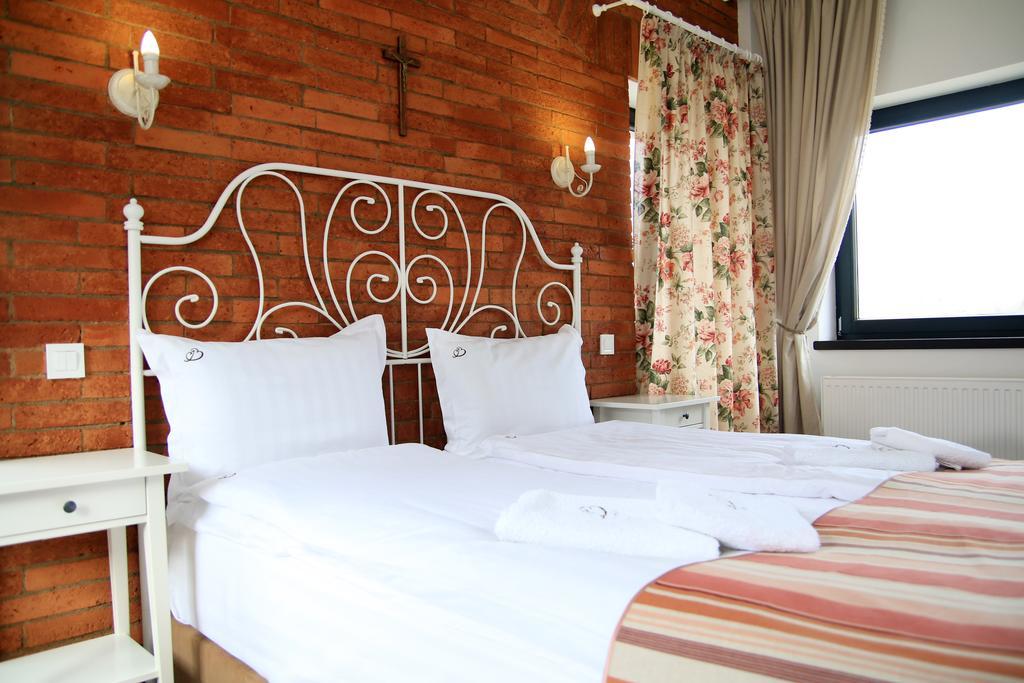 Conacul Bratescu 4*